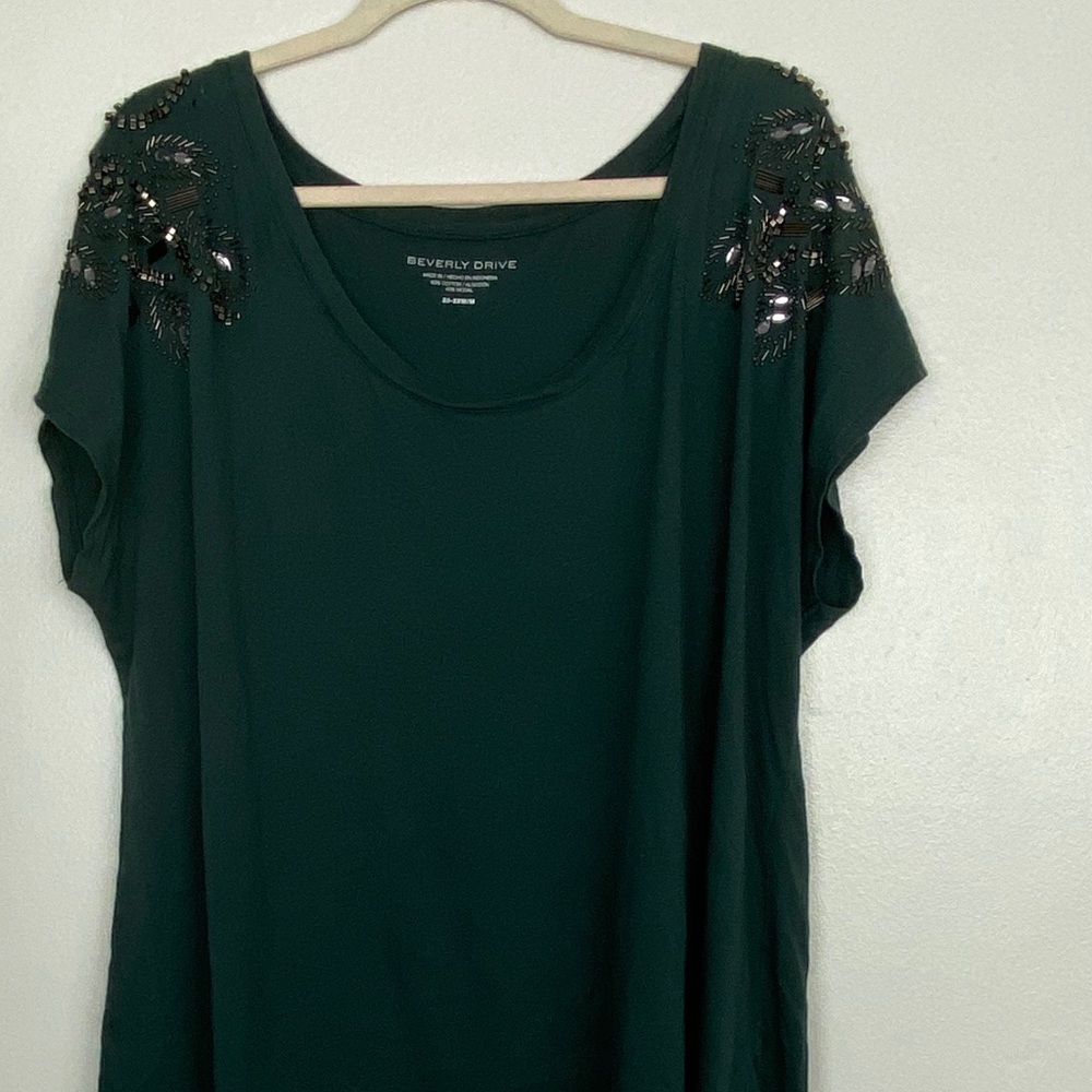 Green pretty studs top
